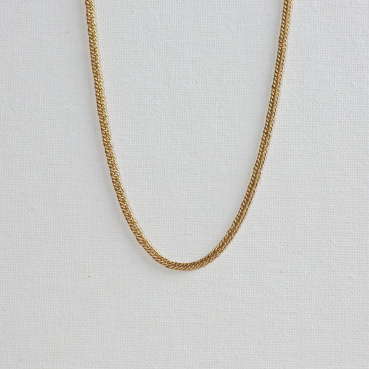 The link curb chain necklace showcased on a clean white background.